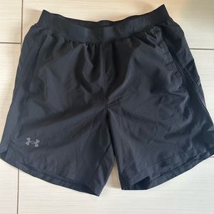 Size Large Men’s Under Armour Shorts